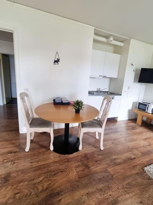 אולריצהאם Ekhult Apartments - Ground Floor - Garden And Lake View מראה חיצוני תמונה
